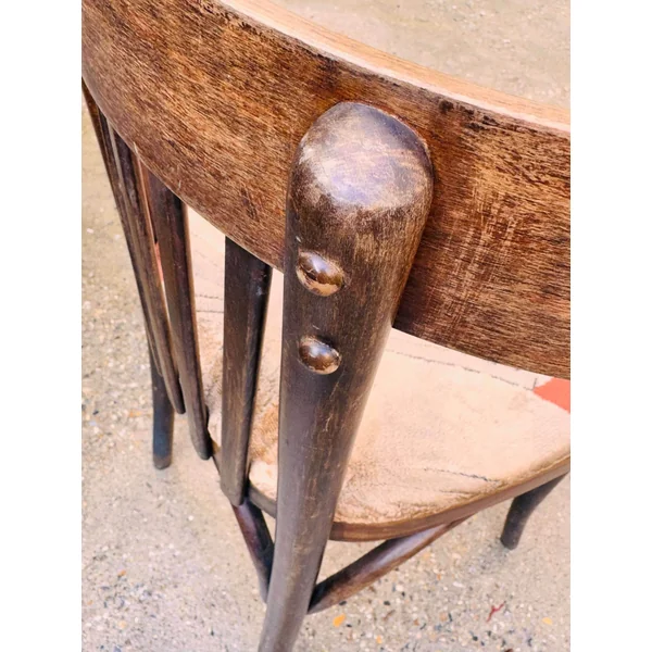 2 chaises bistrot avec galettes en velours