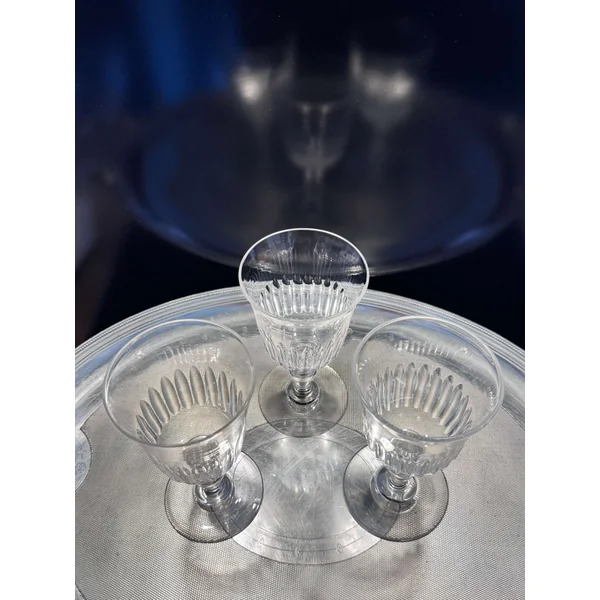 3 verres à vin en cristal ciselé XIXème
