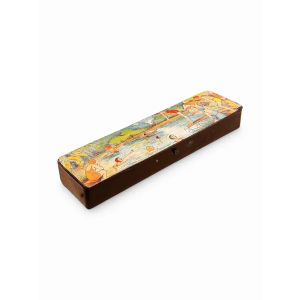 Ancien plumier en carton bouilli, les nageurs