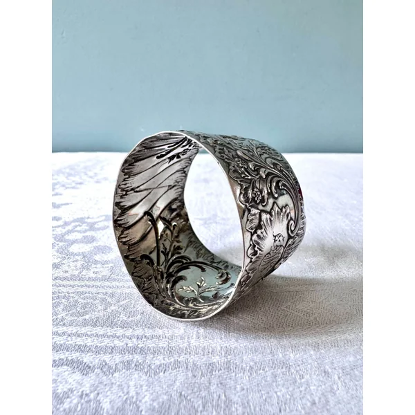 Ancien rond de serviette monogrammé en argent 925
