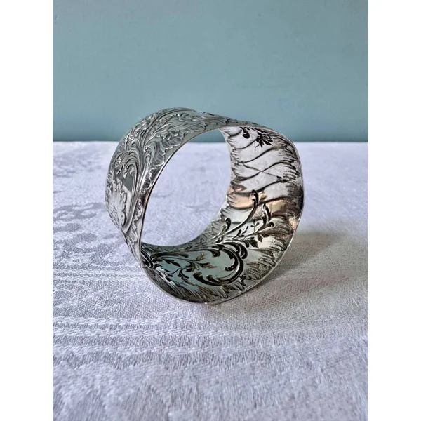 Ancien rond de serviette monogrammé en argent 925