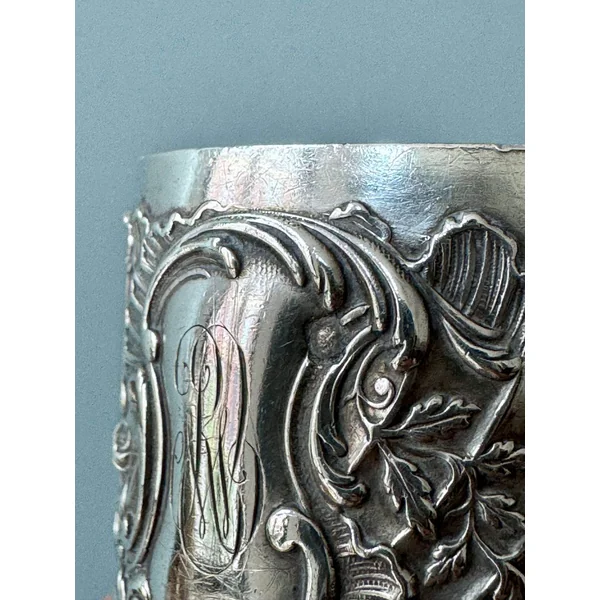 Ancien rond de serviette monogrammé en argent 925