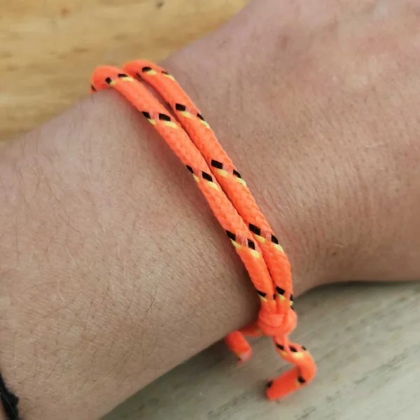 Bracelet cordage fluo des années 80