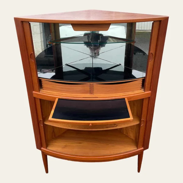 Cabinet d'angle scandinave Hans Andersen