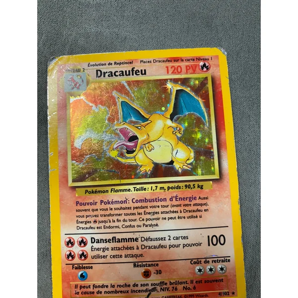 Carte pokémon Dracaufeu 4/102 set de base