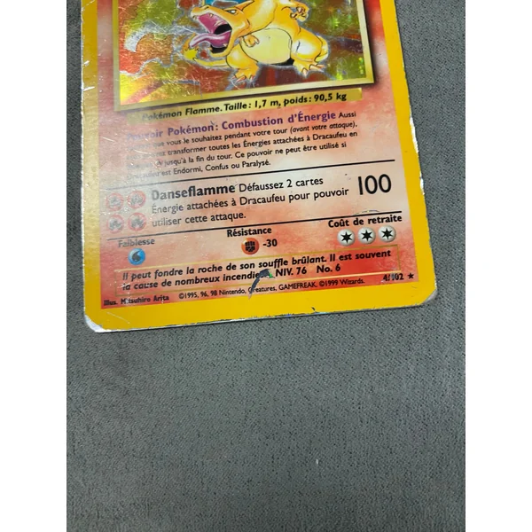 Carte pokémon Dracaufeu 4/102 set de base