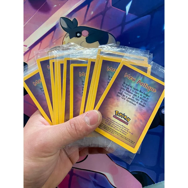 Carte Pokémon Mew antique FR SCELLE