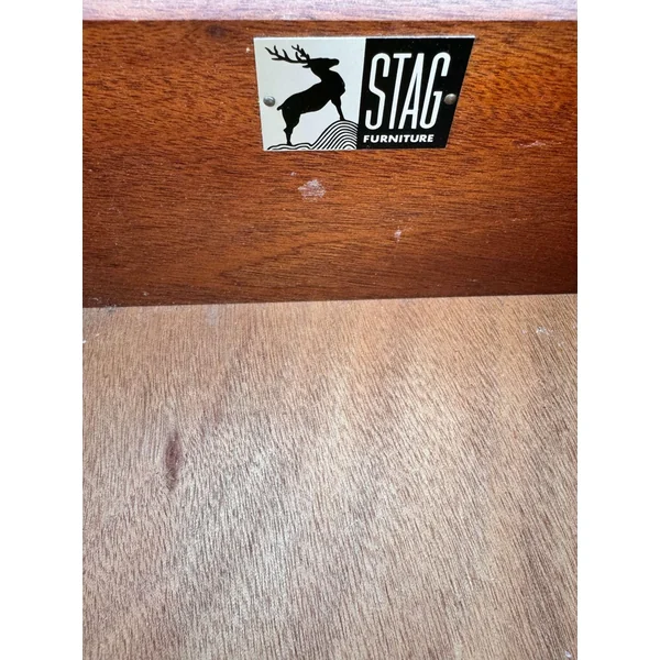 Commode vintage en teck Stag Furniture