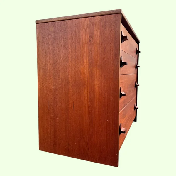 Commode vintage en teck Stag Furniture