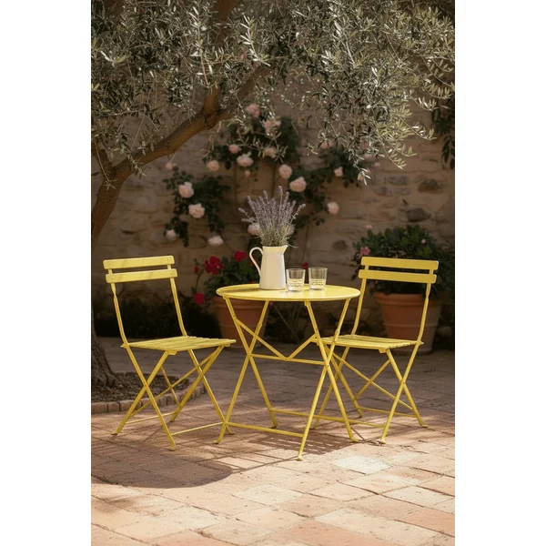 Deux chaises de jardin anciennes