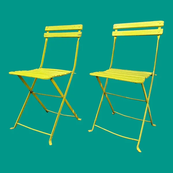 Deux chaises de jardin anciennes