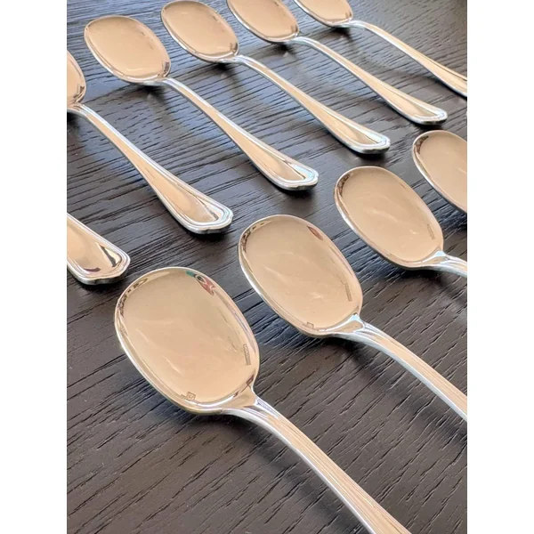 Ecrin de 12 cuillères à glace Christofle, modèle Spatours