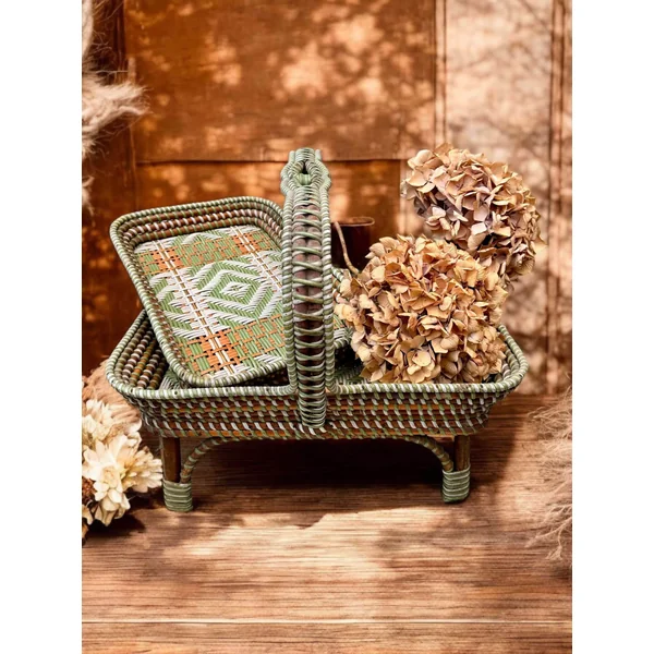 Ensemble panier et plateau anciens en jonc de mer