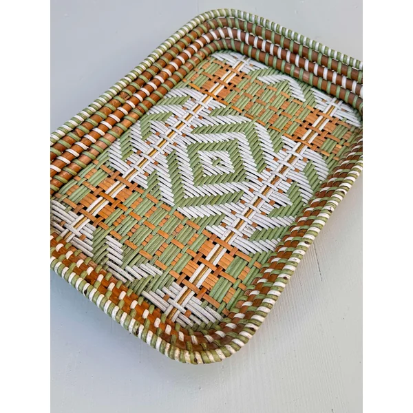 Ensemble panier et plateau anciens en jonc de mer