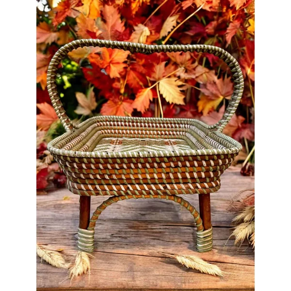 Ensemble panier et plateau anciens en jonc de mer
