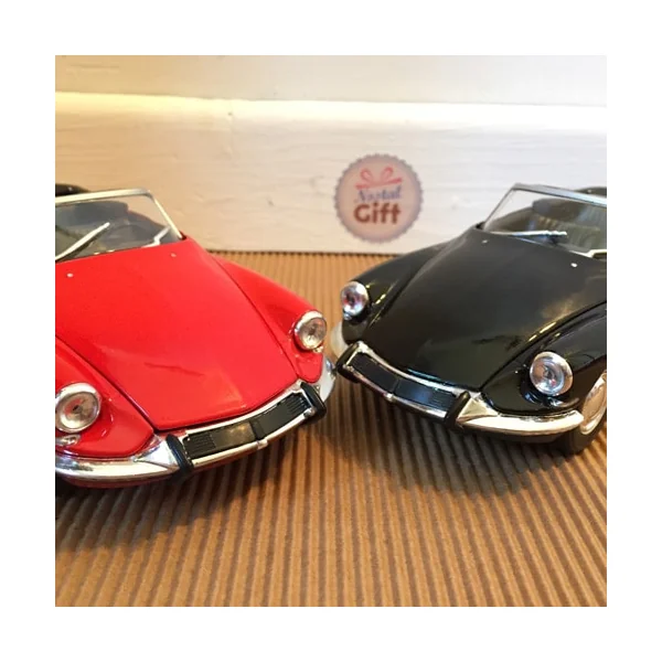 Miniature Citroen DS 19 en métal, 1:24