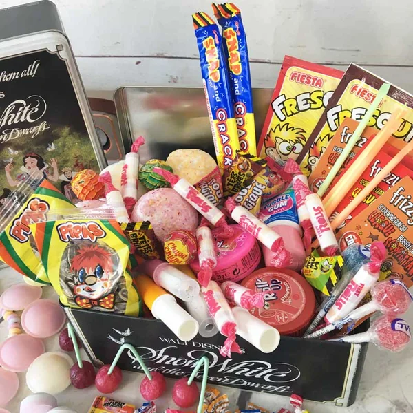 Méga coffret bonbon rétro - Blanche Neige