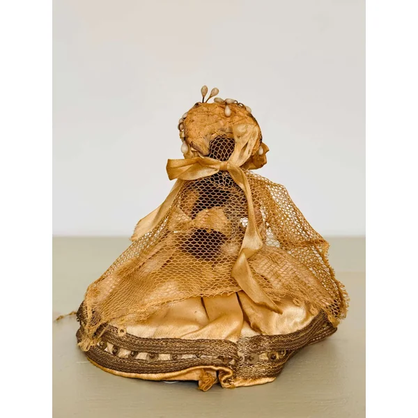 Petite poupée 1900 en biscuit