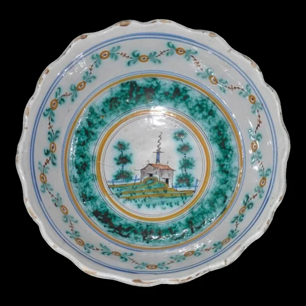 Plat en faïence de Nevers à décor de pagode chinoise, XVIIIe siècle