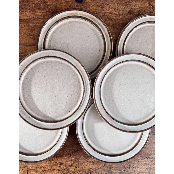 Suite de 6 assiettes plates Stogo en grès scandinave