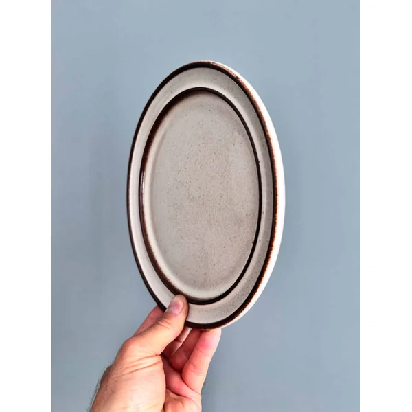 Suite de 6 assiettes plates Stogo en grès scandinave