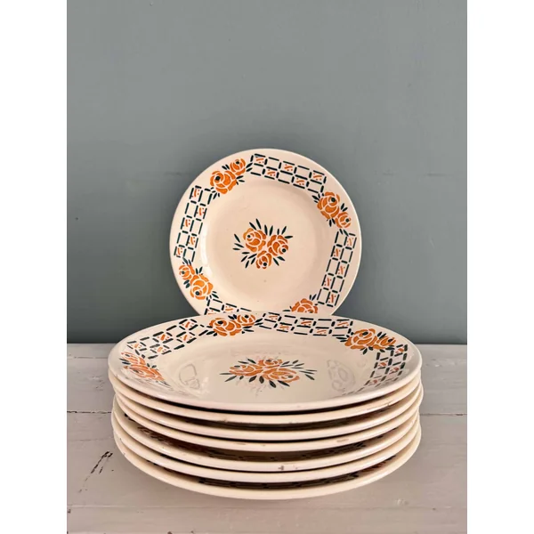 Suite de 8 assiettes plates Terre de Fer, modèle Vital