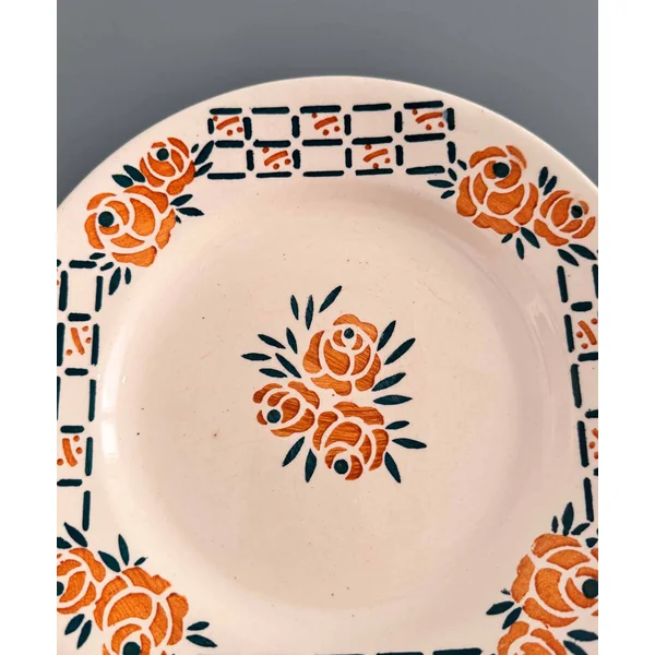 Suite de 8 assiettes plates Terre de Fer, modèle Vital