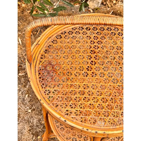 Table 1900 en osier ornée d'une anse