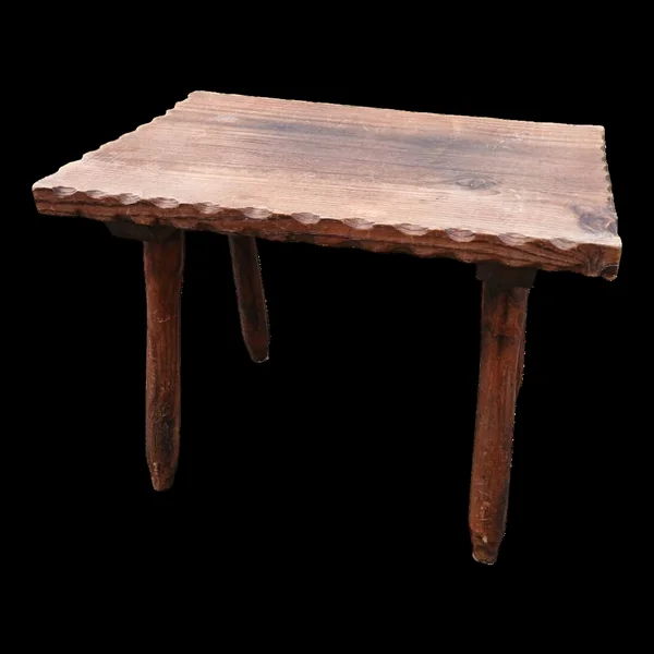 Table basse de style brutaliste