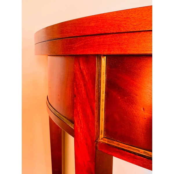 Table ronde, console demi-lune