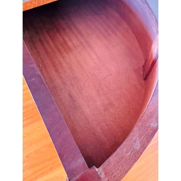 Table ronde, console demi-lune