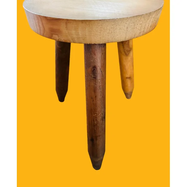 Tabouret tripode pieds crayons