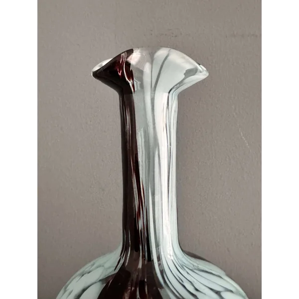 Vase en verre de Clichy panse creusée bicolore