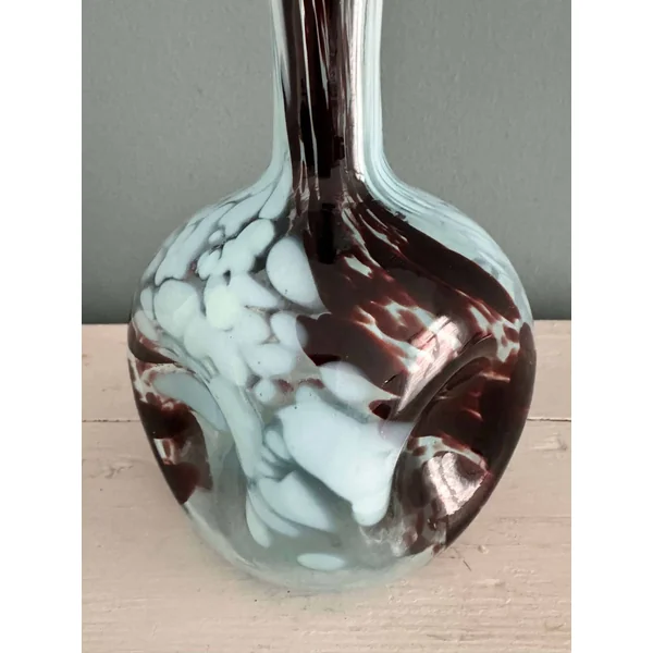Vase en verre de Clichy panse creusée bicolore