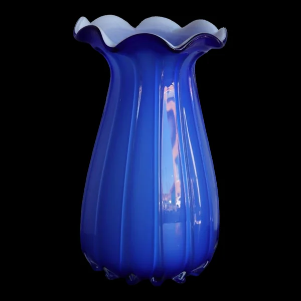 Vase en verre soufflé bleu cobalt italien vintage